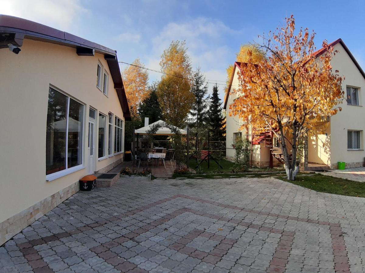 Hotel Steaua Nordului Târgu Neamţ Exterior foto