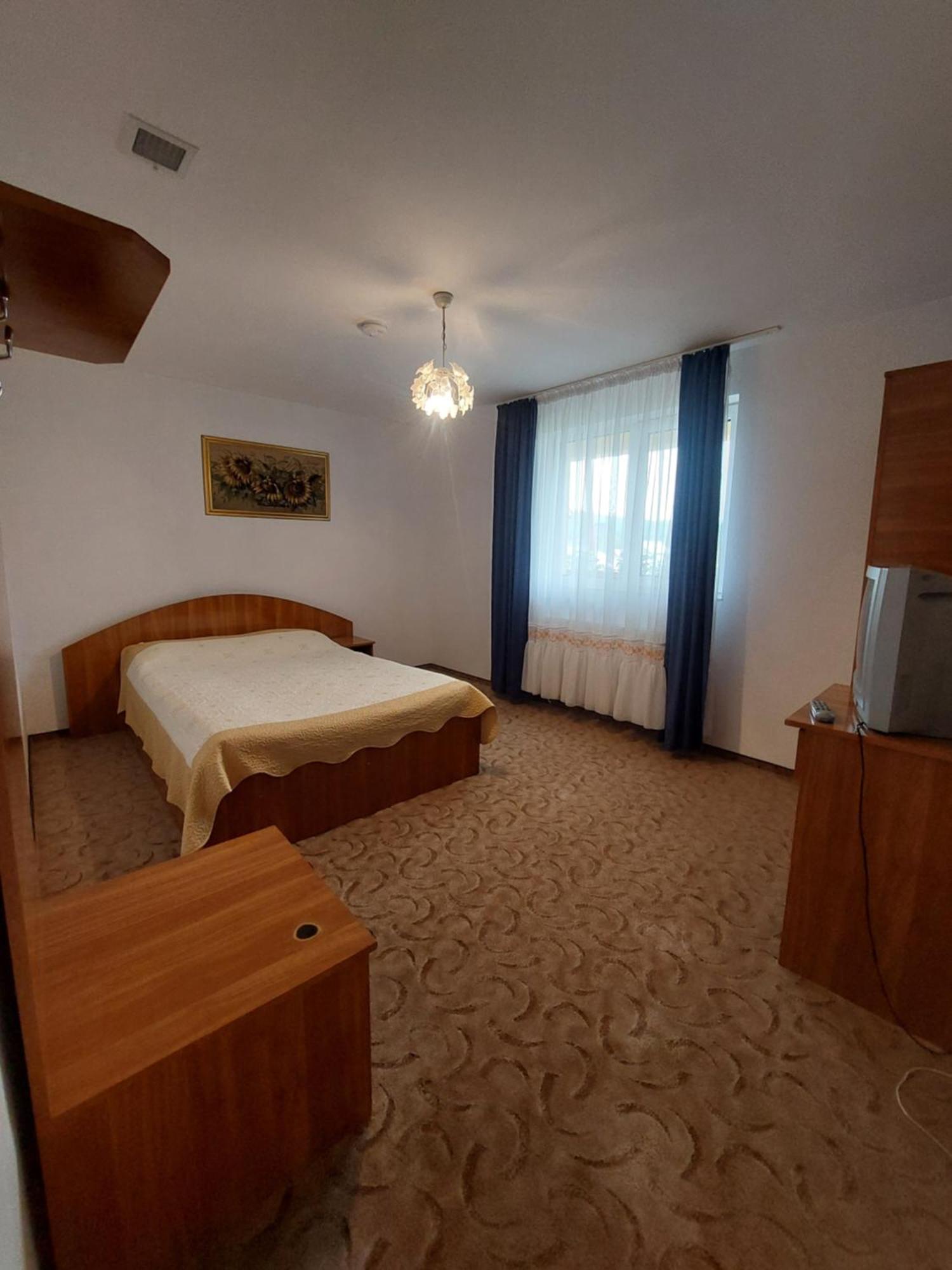 Hotel Steaua Nordului Târgu Neamţ Exterior foto